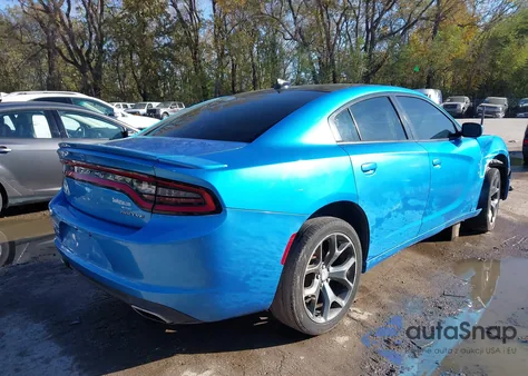 2015 Dodge Charger Sxt z USA, uszkodzony, nr VIN 2C3CDXHG6FH754380